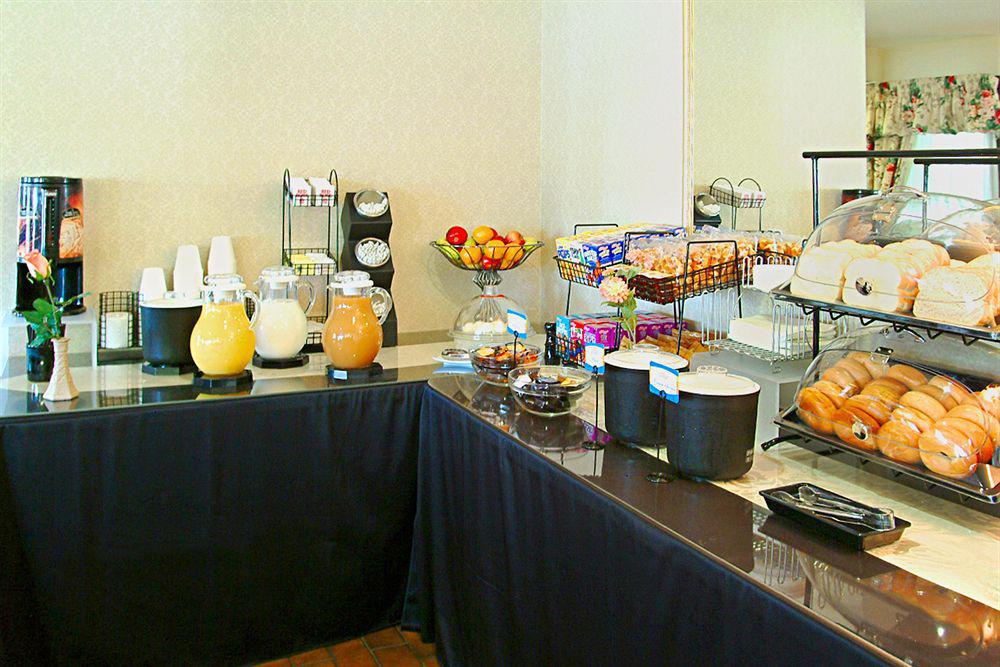 Comfort Inn Sherbrooke Restaurant bilde